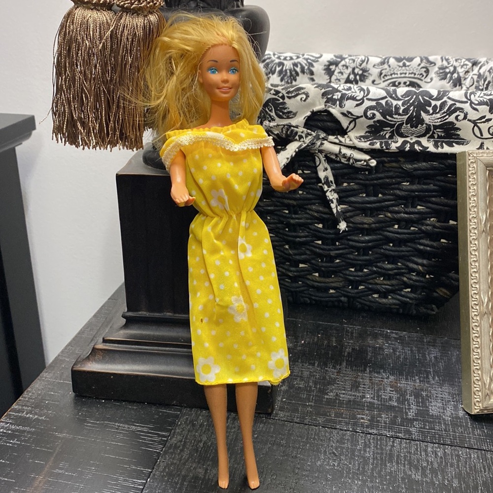Mattel Vintage 1966 Twist ‘N Turn Barbie Girls' Doll! - Picture 1 of 8